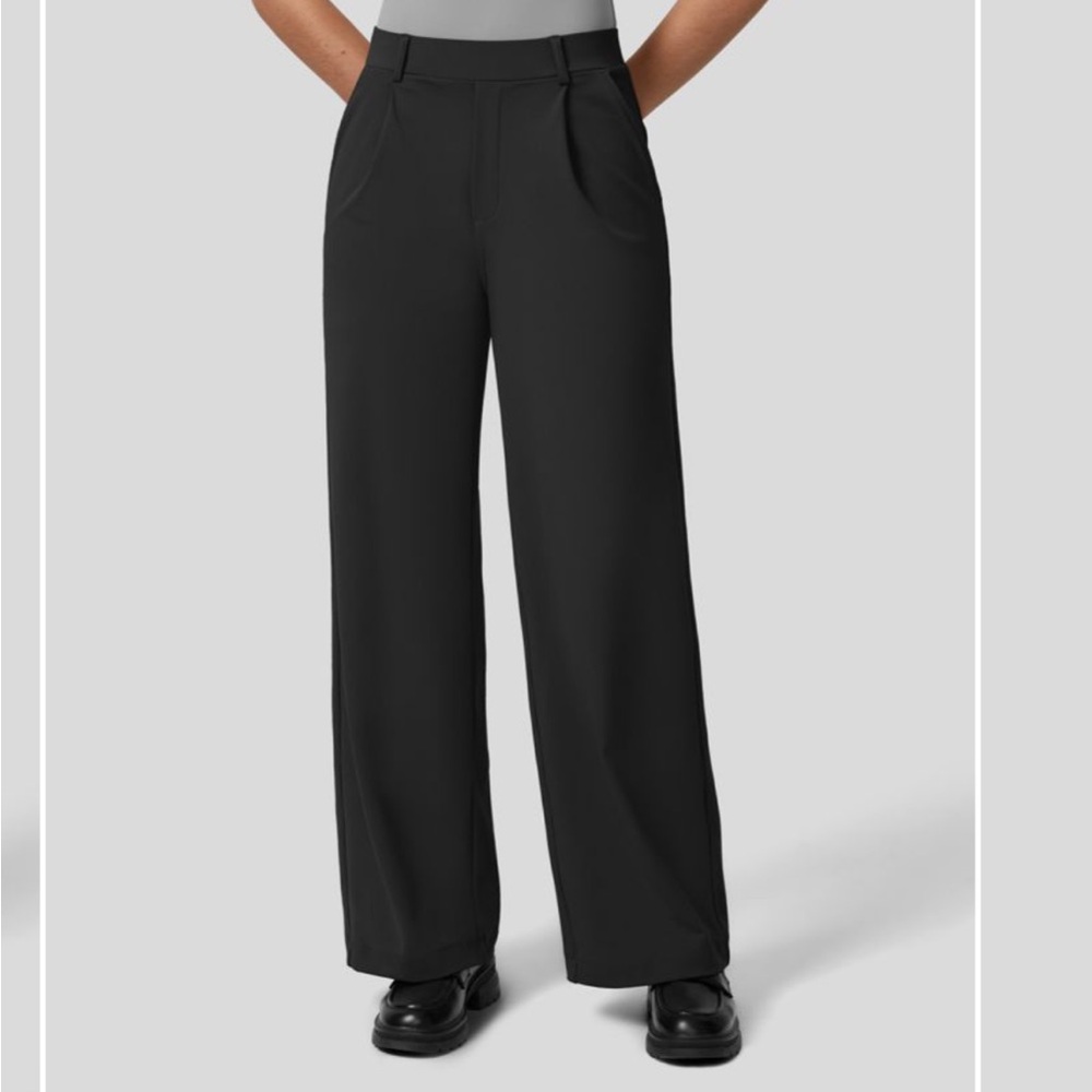 Halara pants size medium NWT